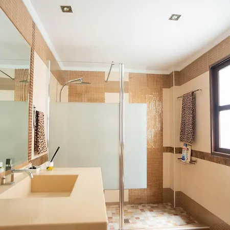 Deanes Apartment