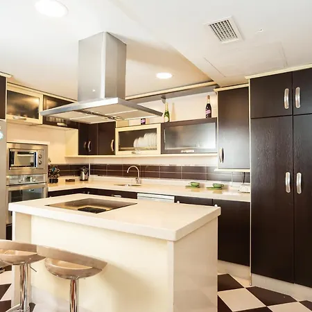 Apartment Deanes *