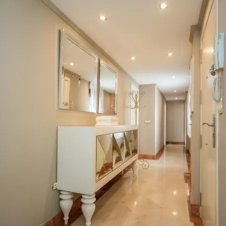 Deanes Apartment *